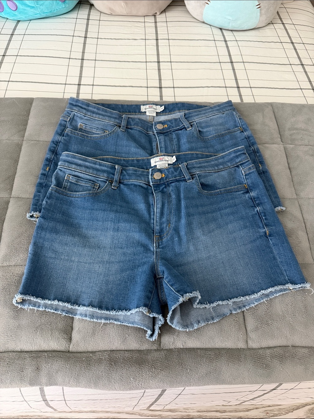 GUC Women’s Vineyard Vines Jean Shorts selling as a bundle